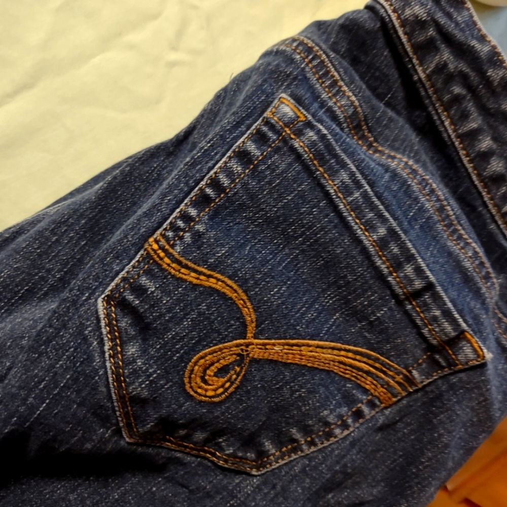 18W Blue Jeans